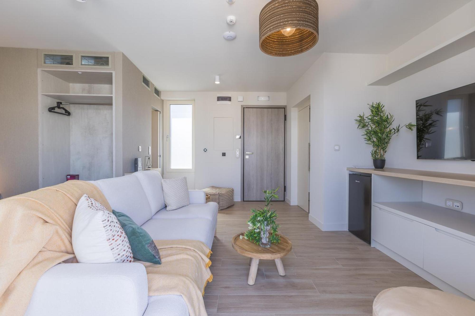 The Mediterranean Suites Pireus Exteriör bild