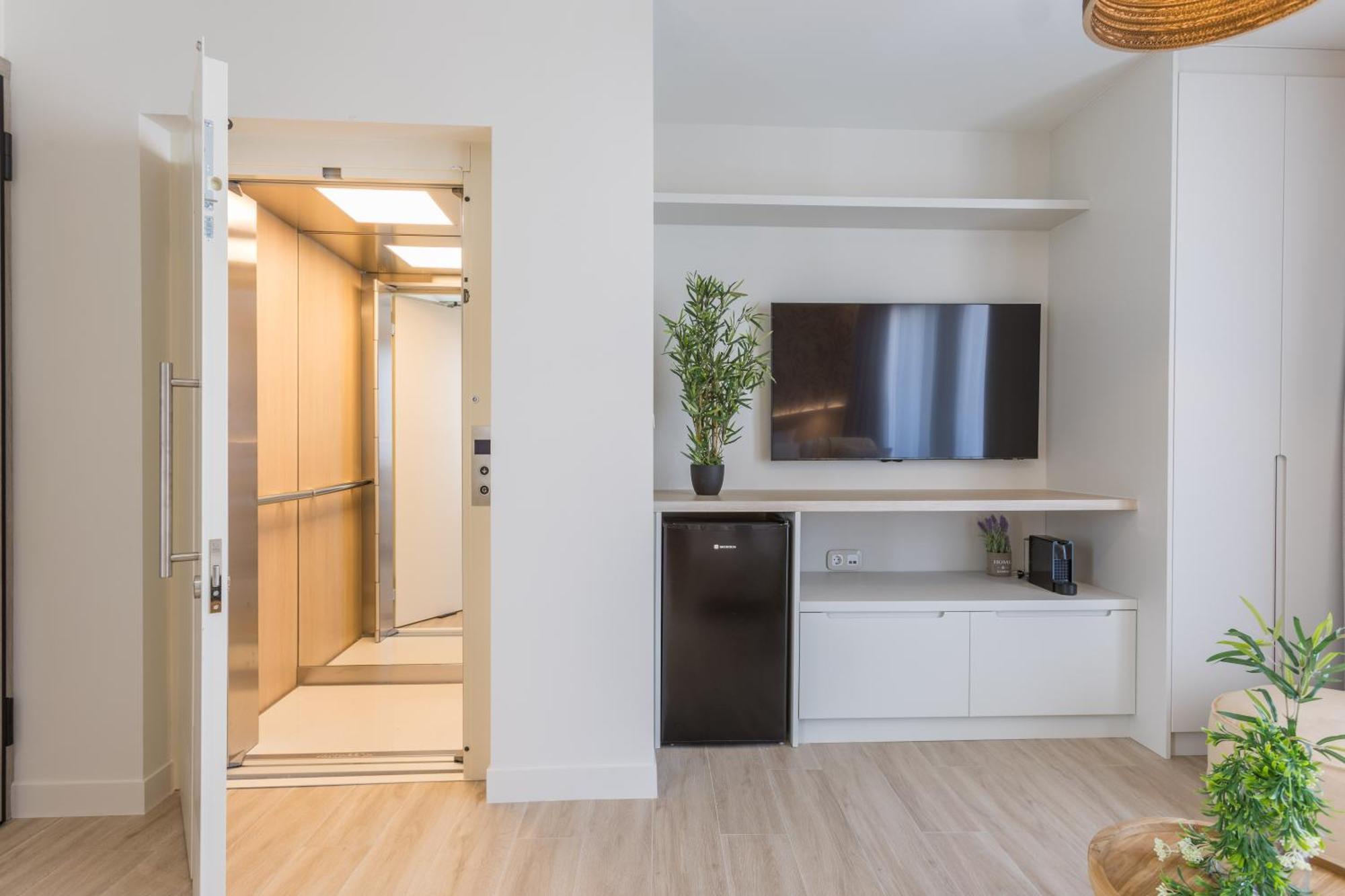 The Mediterranean Suites Pireus Exteriör bild