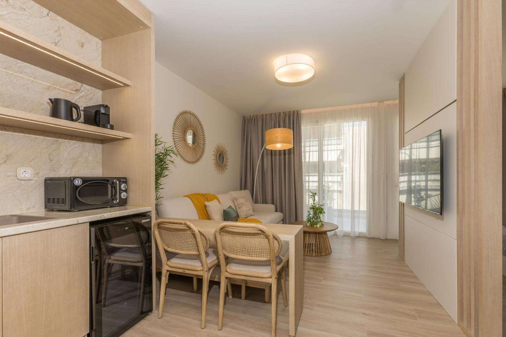 The Mediterranean Suites Pireus Exteriör bild